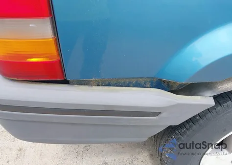 1994 Jeep Grand Cherokee Laredo from USA, damaged, VIN 1J4GZ58S4RC330351